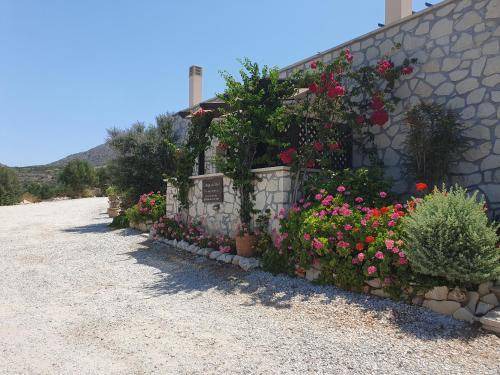 Makry Gialos House | 65 m² House ∙ 2 bedrooms ∙ 5 guests