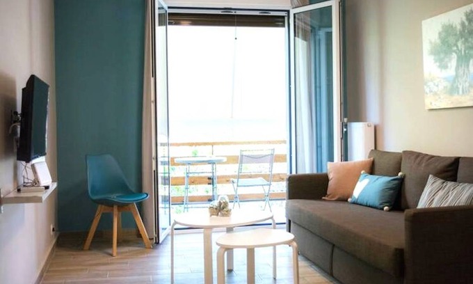 Thissio Apartment | 70 m² Apartment ∙ 2 bedrooms ∙ 4 guests