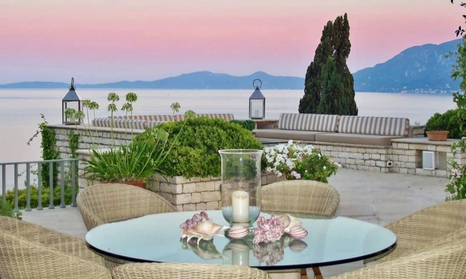 Kanoni Villa | 750 m² Villa ∙ 6 bedrooms ∙ 12 guests