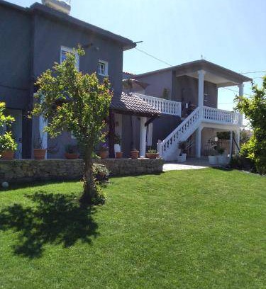Pyrgos Psilonerou Apartment | 78 m² Apartment ∙ 4 guests