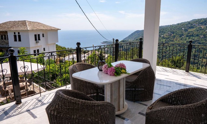Agios Dimitrios Apartment | 79 m² Apartment ∙ 2 bedrooms ∙ 5 guests