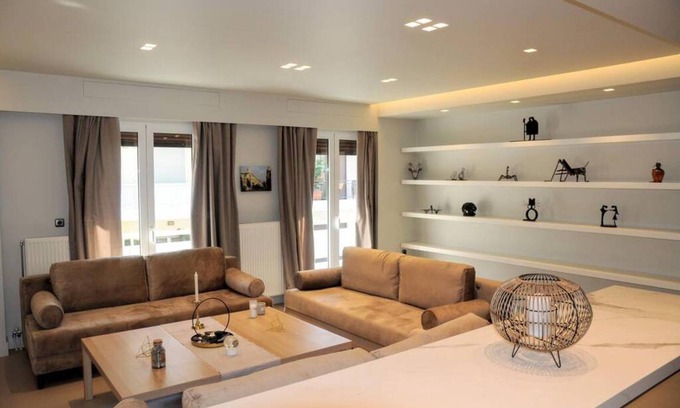 Thissio Apartment | 80 m² Apartment ∙ 1 bedroom ∙ 10 guests