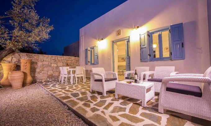 Kalathos House | 80 m² House ∙ 2 bedrooms ∙ 4 guests
