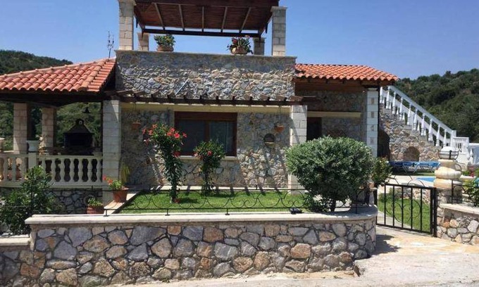 Exopoli House | 80 m² House ∙ 2 bedrooms ∙ 6 guests