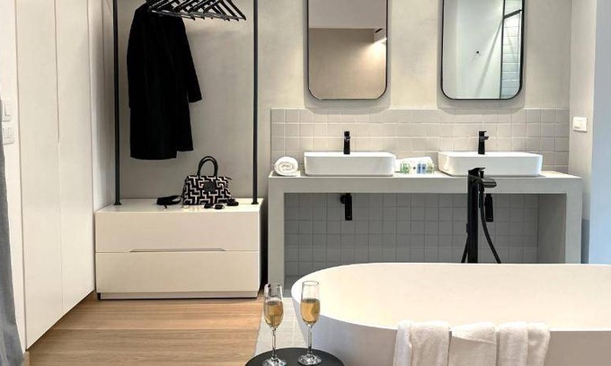 Thissio Apartment | 81 m² Serviced apartment ∙ 2 bedrooms ∙ 8 guests