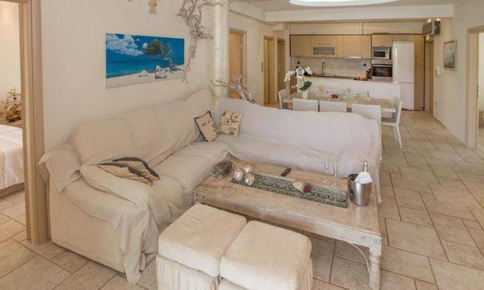 Marathon House | 90 m² House ∙ 3 bedrooms ∙ 6 guests