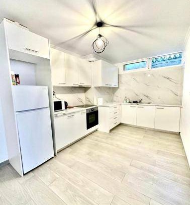 Vouliagmeni Apartment | 94 m² Apartment ∙ 2 bedrooms ∙ 4 guests