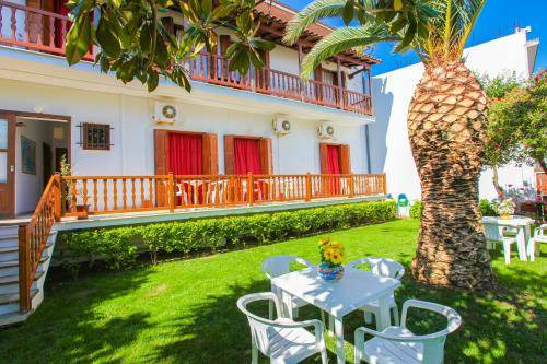 Skiathos Town Apartment | 95 m² Serviced apartment ∙ 3 bedrooms ∙ 9 guests