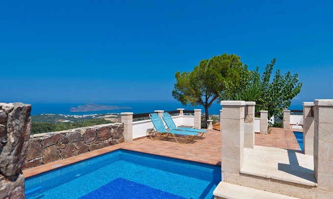 Stalos Villa | A 4-Bedroom Villa with gorgeous sea views, 11 km from Chania