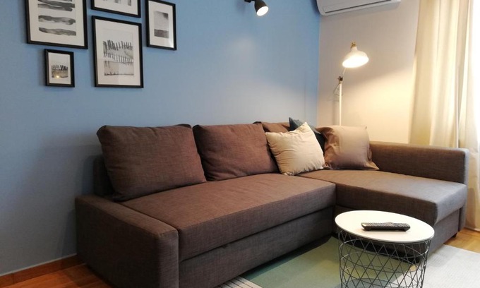 Makrigianni Apartment | Acropolis cozy blue flat