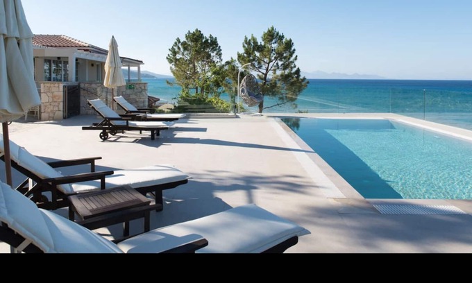 Alonia Villa | Addimare Villa, a Coastal Retreat