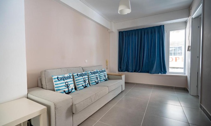 Athens Apartment | Agios Nikolaos train station 2 bedrooms 4 pers