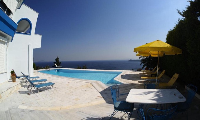 Marathon Villa | Anemolia Luxurious Maisonette