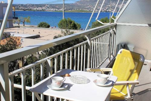 Porto Rafti Apartment | Apartment SEA VIEW in front of the beach of Agia Marina
