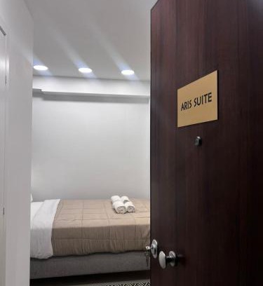Monastiraki Apartment | Aris Monastiraki Suite by Zeussuites