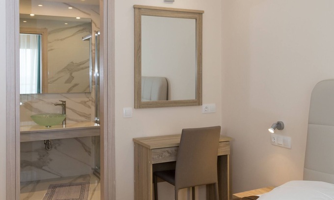 Alykes Apartment | Beach specious Apartments in great location in Alykes, right on the sea!