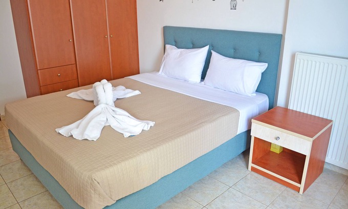 Rethymno Apartment | Budget apt,4 guests,Town center,No car needed,Next to taverns,bars,amenities 11