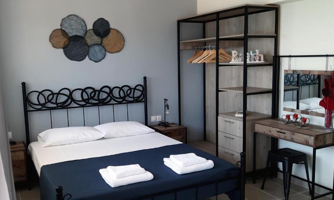 Haraki Apartment | Budget Studio 1 - Sea view - Renovated February 2021