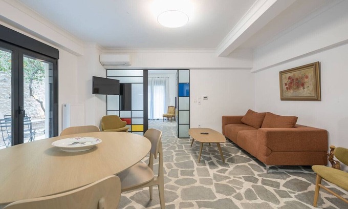 Athens City Centre Apartment | Centric designed apartment with a garden