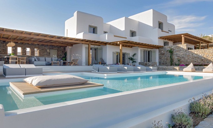 Xilokeratidi Villa | Contemporary Design Meets Aegean Bliss