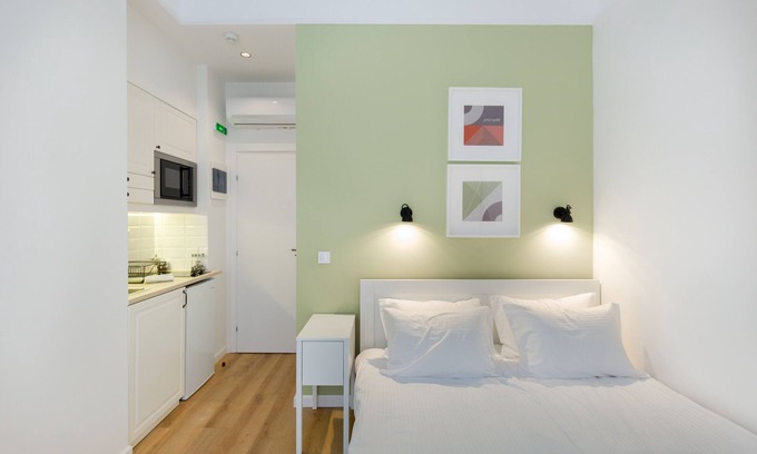 Kinosargous Apartment | Dinostratus House, Studios 3&4