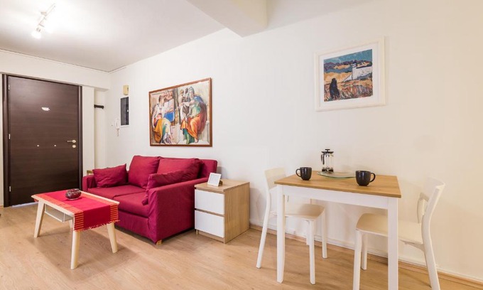 Plaka Apartment | Downtown urban apartment for 4 people in Plaka