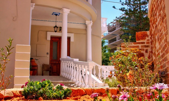 Nea Chora Apartment | Epavlis Rodon Free Private Parking 3 Minutes to Sandy Beach