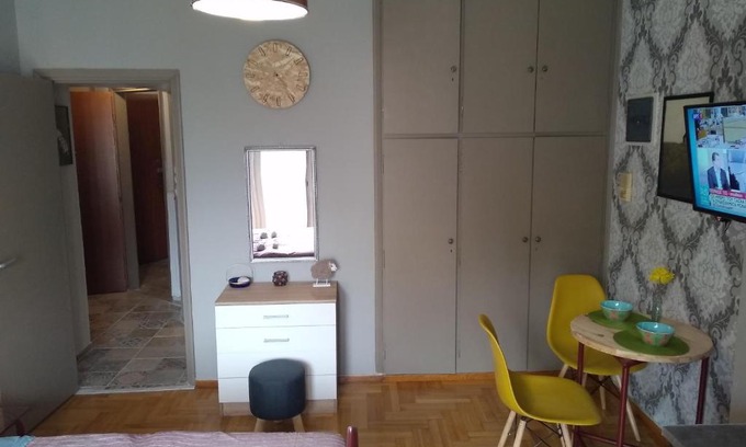 Ampelokipoi Apartment | Erato Art Loft