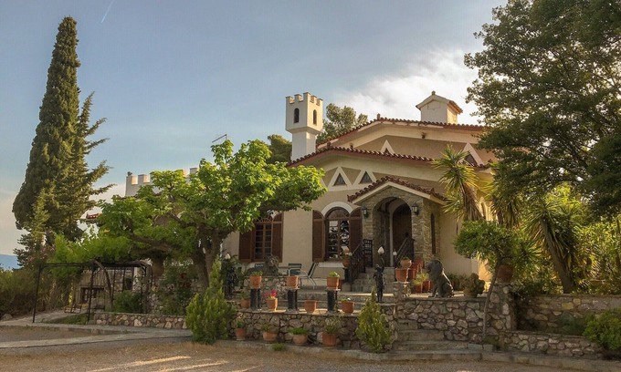 Eretria House | EVIA, GREEK ISLAND, HOLIDAY HOME