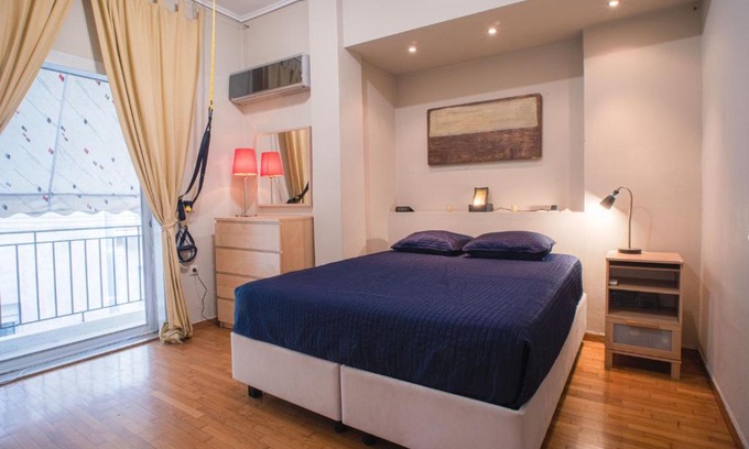 Makrigianni Apartment | Flat right at the Acropolis subway & museum