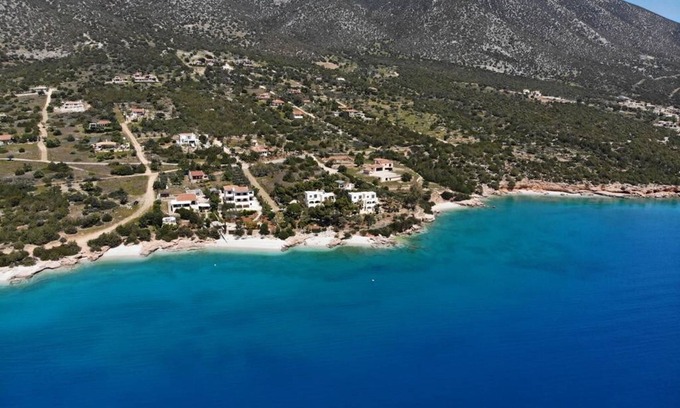 Kilada Apartment | Garden studio by the sea