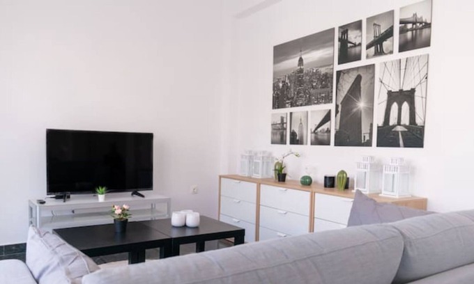 Palaio Faliro Apartment | GTD31505 - Art room of Athens - Venus