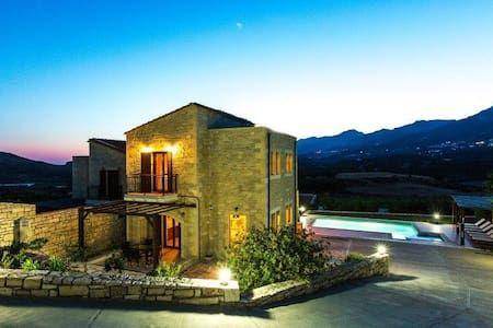 Lefkogeia House | House ∙ 5 bedrooms ∙ 12 guests
