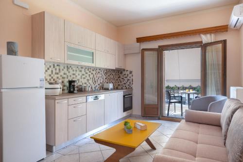 Argostoli Town Apartment | Katerina's Cozy Mountain View Apartment