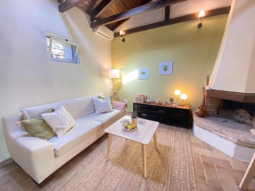 Katouna House | Katouna hill