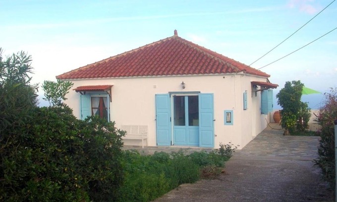 Kefalas Villa | Kefalas nr Almyrida detached Sea View Cottage