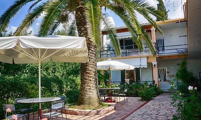 Agios Georgios Pagon Apartment | Kostas Ferienwohnung 11 - 300m vom Strand Agios Georgios Pagi entfernt