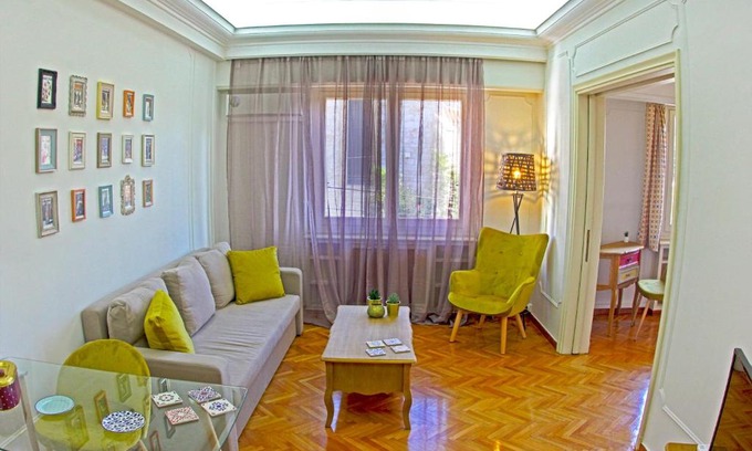 Plaka Apartment | Life Houses Zappeio Apartment