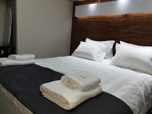Paralia Ofryniou Apartment | luxrooms