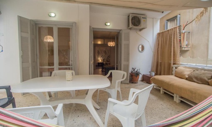 Neapoli Apartment | Lycabettus back yard