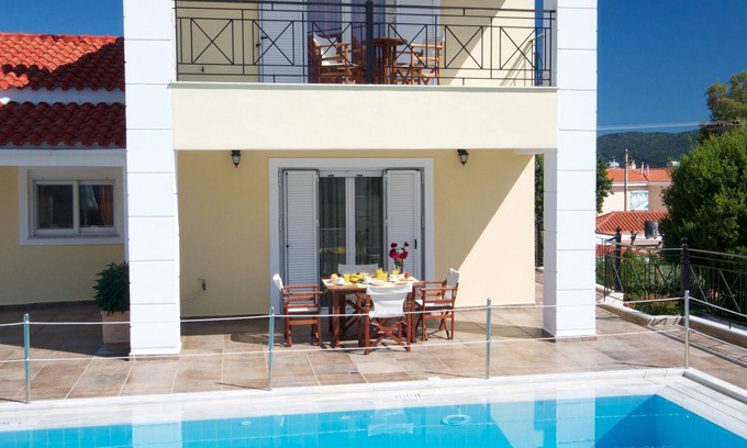 Karavomylos House | Maisonette With Shared Pool, Sea And Mountain Views