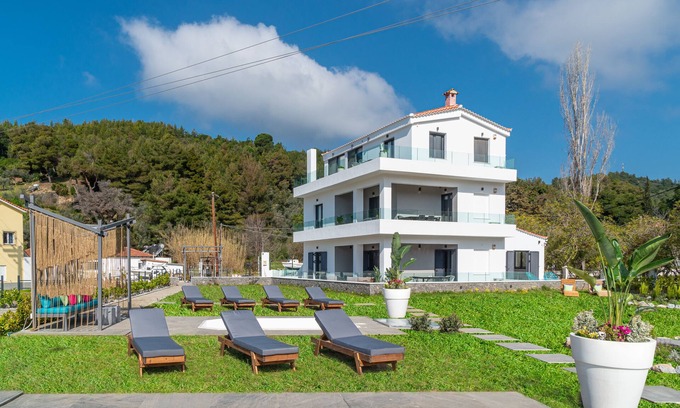 Troulos Apartment | Mythos Luxury Villa-Skiathos