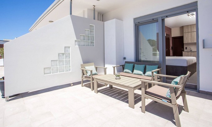 Rhodes Town Apartment | Oleana Castelo studio 8