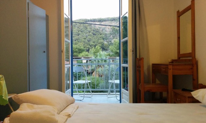 Poros Apartment | Panos Studios