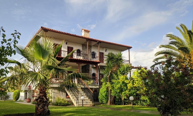 Pefkochori Villa | Pefkochori Family House near the beach