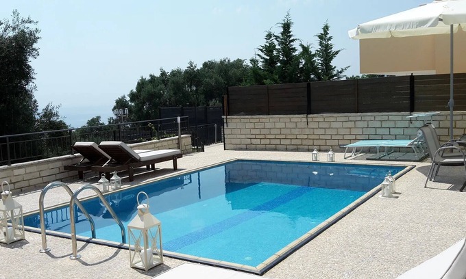 Perama Villa | R 3445 Villa Janus With Air Conditioning,Ceiling Fan &Welcome Drink.