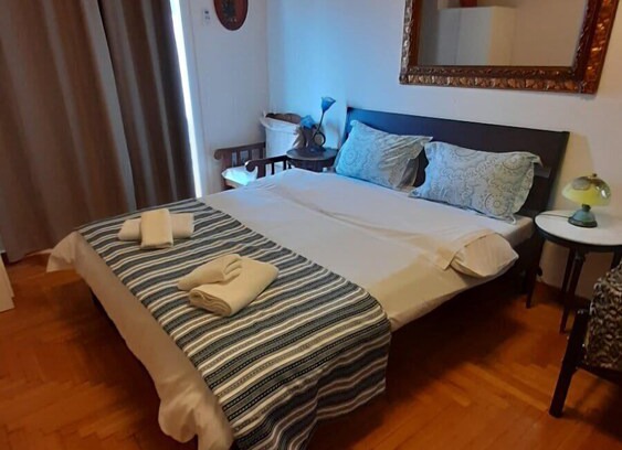 Exarhia Apartment | Spacious penthouse apt in Exarchia