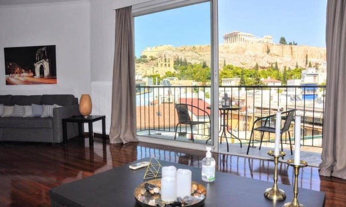 Anafiotika Apartment | Spectacular Acropolis view apartment