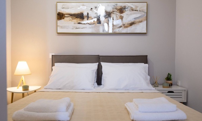 Perigiali Apartment | Studio Apartment 'Mella Roa Amar' with Shared Terrace, Wi-Fi and Air Conditioning