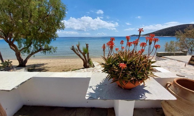 Platis Gialos Apartment | Styfilia Beachfront Apartments